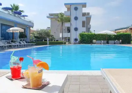 Première Pool & Resort - 16