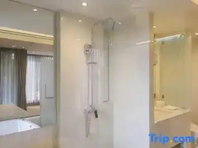 Balcony Seaside Sriracha & Serviced Apartments (SHA Extra Plus) - 90