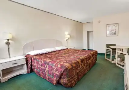 Sunset Inn - 0