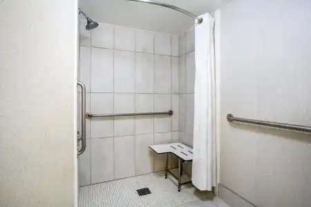 Holiday Inn Express & Suites Fort Wayne by IHG - 44