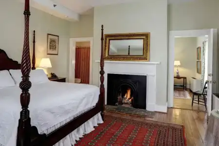 200 South Street Inn - 72