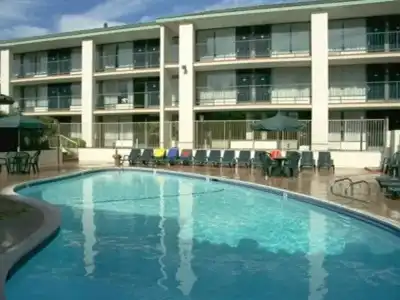 Vagabond Inn Executive Old Town - 9