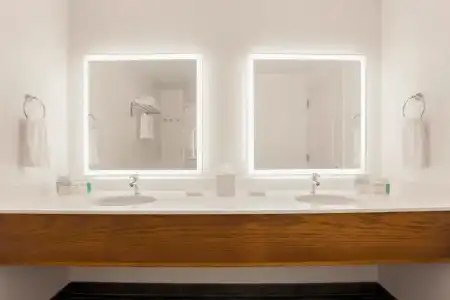 Hampton Inn & Suites Austin Downtown - 95