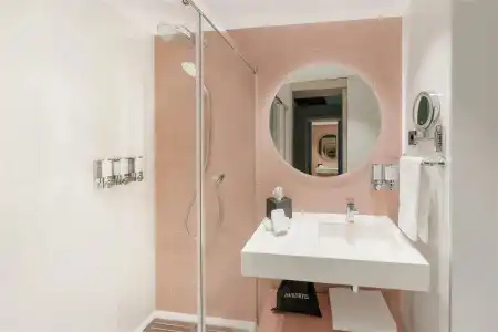 Hampton by Hilton Alicante Airport - 13