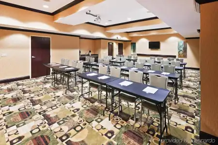 Holiday Inn Express & Suites El Paso West by IHG - 10