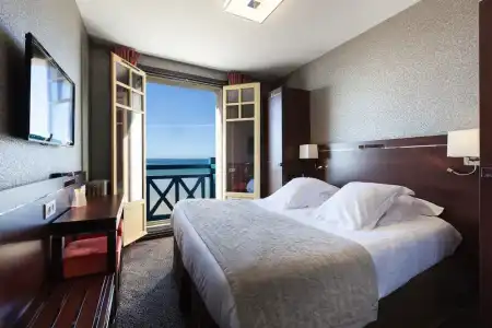 Hôtel Ambassadeurs - 43