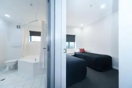Aubyn Court Spa Motel - 43