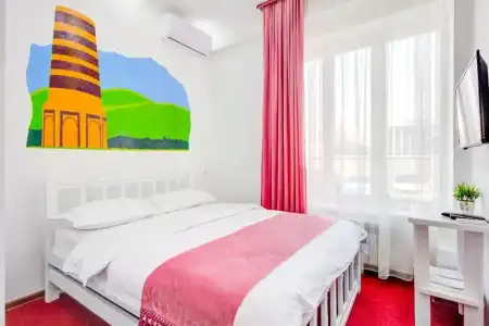 White & Hostel - 38