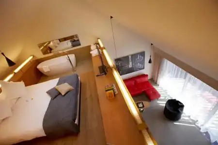 B2 Boutique + Spa - 60