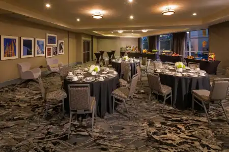 Silver Cloud Broadway - 25