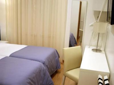 Lisbon Style Guesthouse - 49