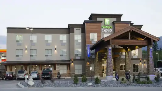 Holiday Inn Express Golden-Kicking Horse by IHG - 6