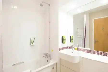 Premier Inn London Hammersmith - 6