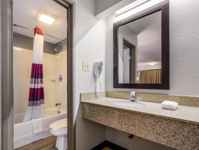 Red Roof Inn Lexington - 20