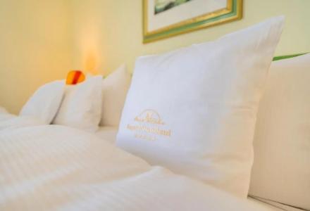 Rugard Thermal Strandhotel - 38