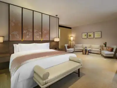 HUALUXE Shanghai Twelve at Hengshan by IHG - 57