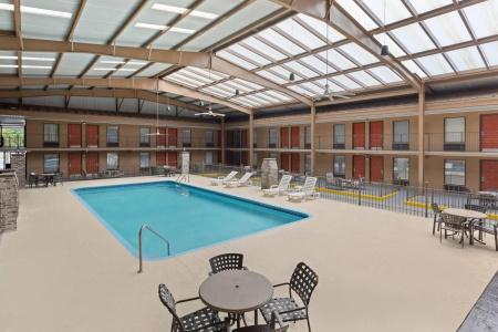 Baymont by Wyndham Knoxville I-75 - 13