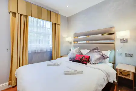 Admiral at Park Avenue - 1