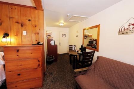 Park Motel and Cabins - 206