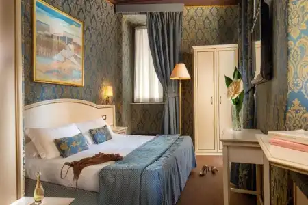 Residenza Canova Tadolini Luxury Rooms & Suites - 10