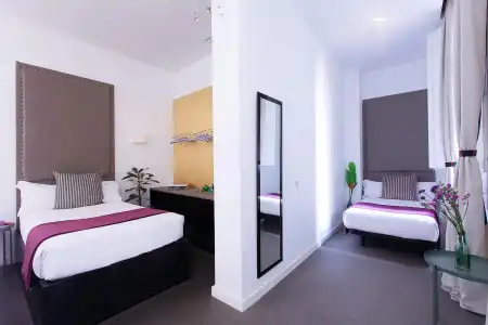 Amra Barcelona Caspe - 38
