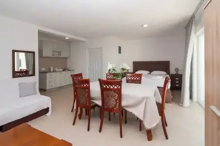 Open Sea Luxury Apartments - 17