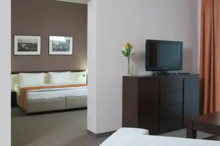 Ramada by Wyndham Lviv - 45