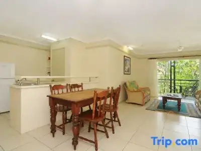 Cairns Queenslander & Apartments - 66
