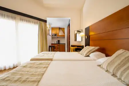 HL Miraflor Suites - 4