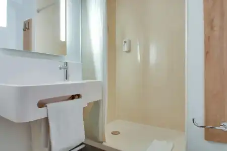 B&B Reims Bezannes - 54