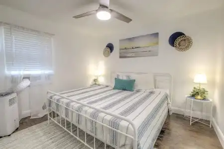 Daytona Shores Inn and Suites - 20