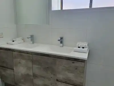 Montego Mermaid Beach Motel - 10