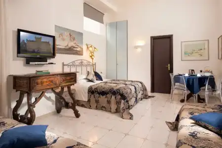 Roma Central Guest House - 75