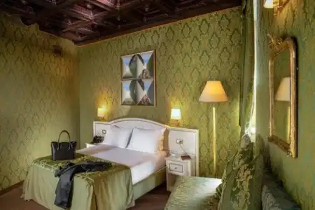 Residenza Canova Tadolini Luxury Rooms & Suites - 11