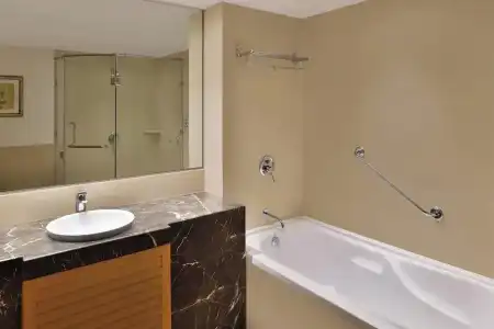 Courtyard by Marriott Chennai - 74