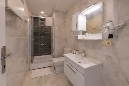 Feri Suites - 8