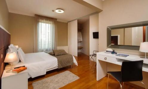 The Residence Aparthotel - 247