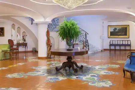 Grand La Favorita - 11