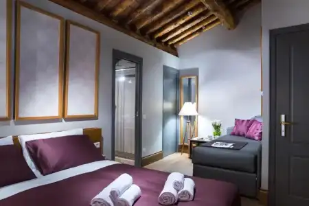Grand Master Suites - 34