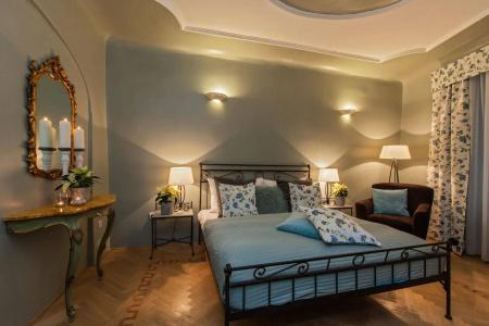 Black Star Suites - 5