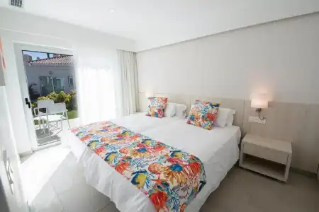 LIVVO Dunagolf Suites - 37