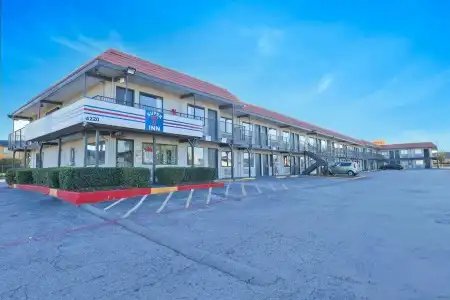 Super 7 Inn Dallas Near Duncanville - 37