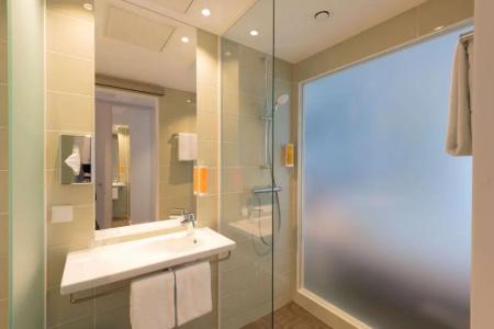 Super 8 by Wyndham Dresden - 24