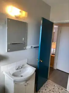 2400 Motel - 36