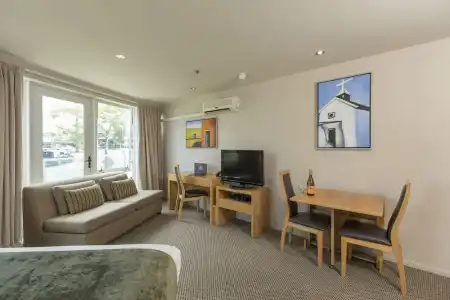 Quest on Durham - 111