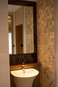 Shan Villas Sukhumvit - 24