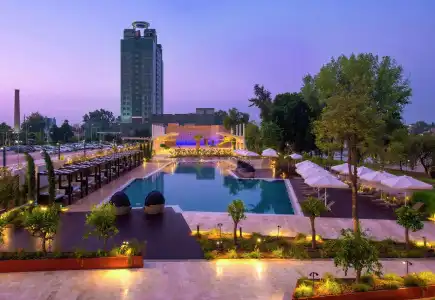 Adana Hilton - 27