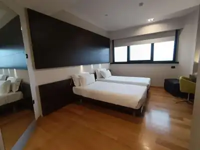 Best Western Plus The Hub - 39