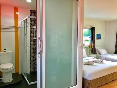 J Holiday Inn - 61