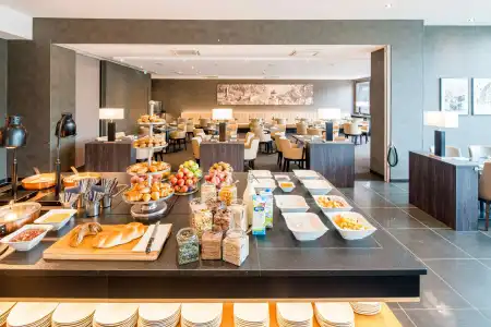 Best Western Premier Central Leonhard - 10